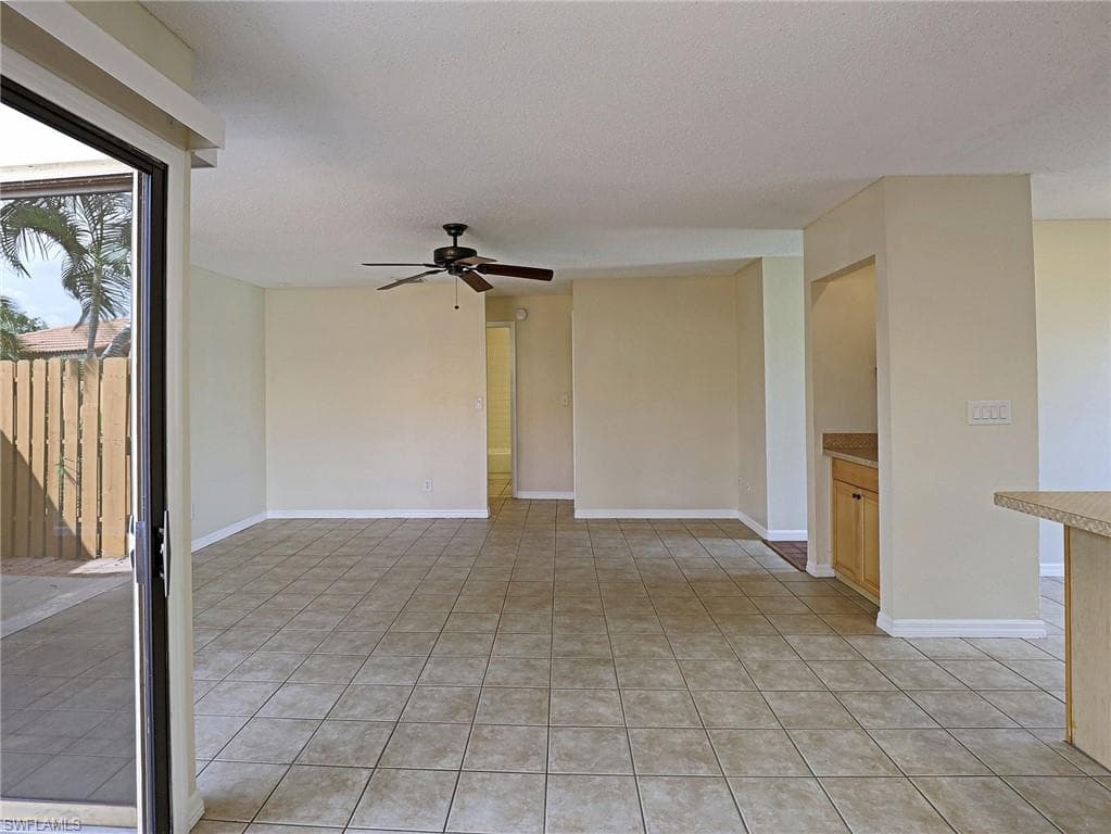 1420 Park Shore CIR 3-5