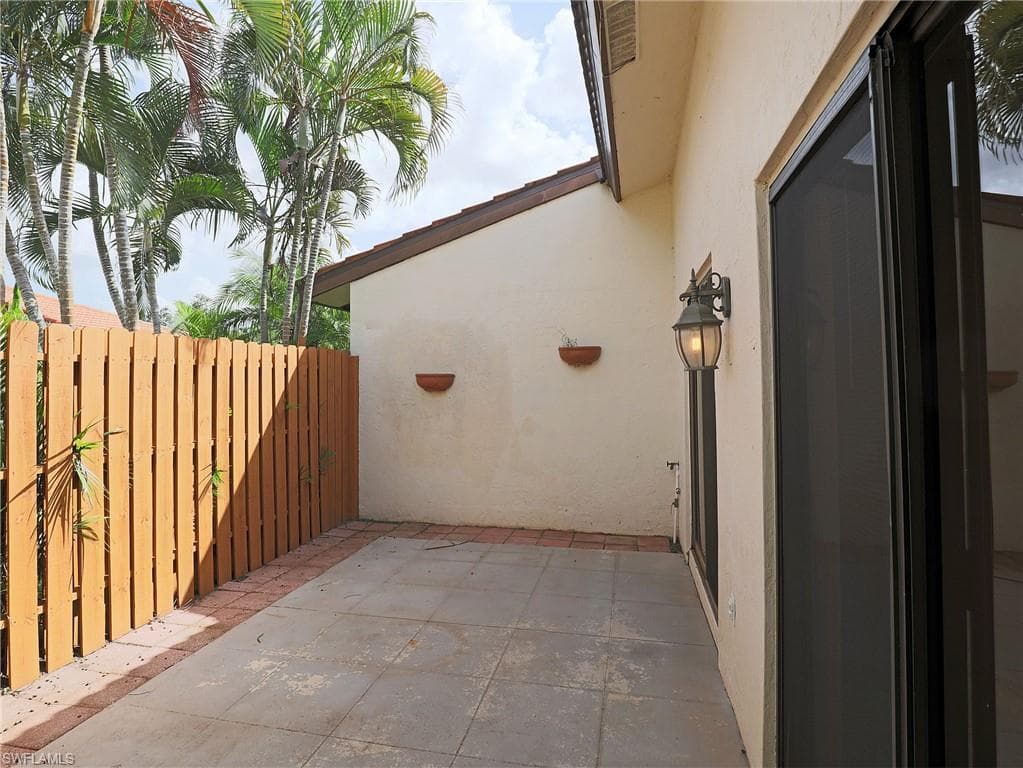 1420 Park Shore CIR 3-15