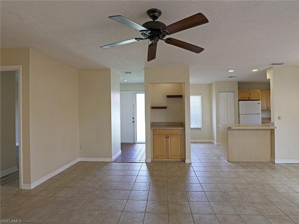 1420 Park Shore CIR 3-6
