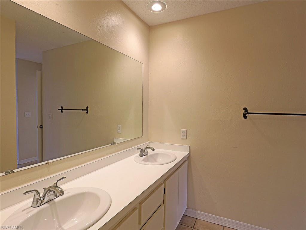 1420 Park Shore CIR 3-10