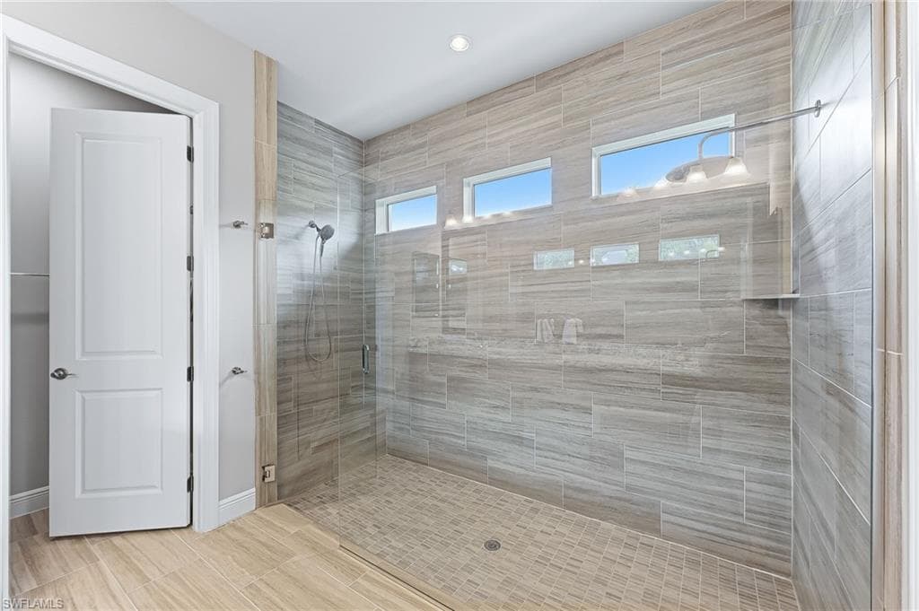 8980 Mustique LN-16