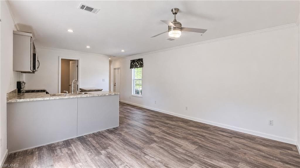 21190 Cypress Park CIR-4