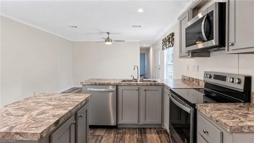 21190 Cypress Park CIR-7