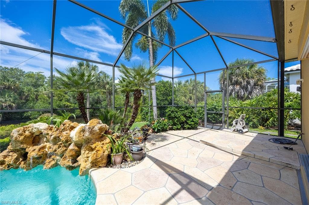 25820 Creekbend DR-29