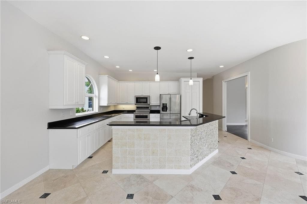 25820 Creekbend DR-10