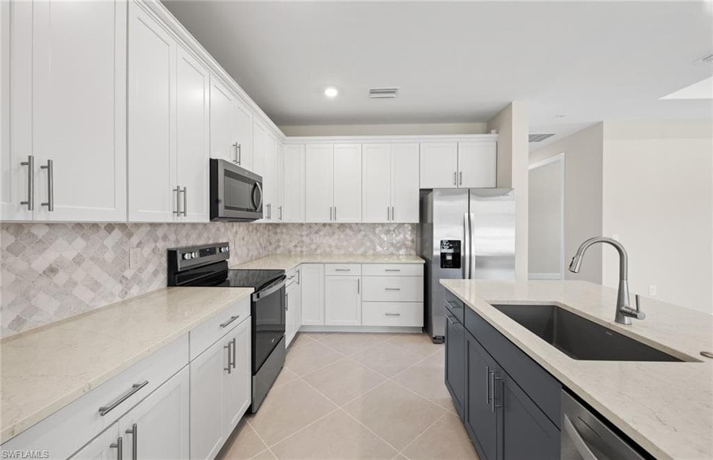 16621 Ash Grove LN-22
