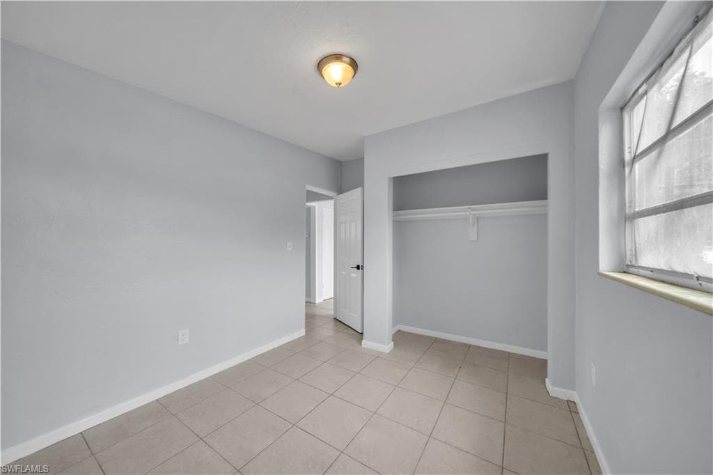1527 Gardenia AVE-12