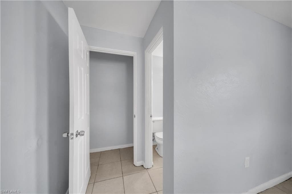 1527 Gardenia AVE-25