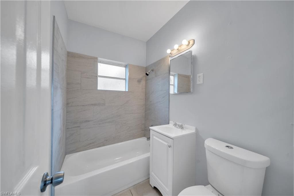 1527 Gardenia AVE-13