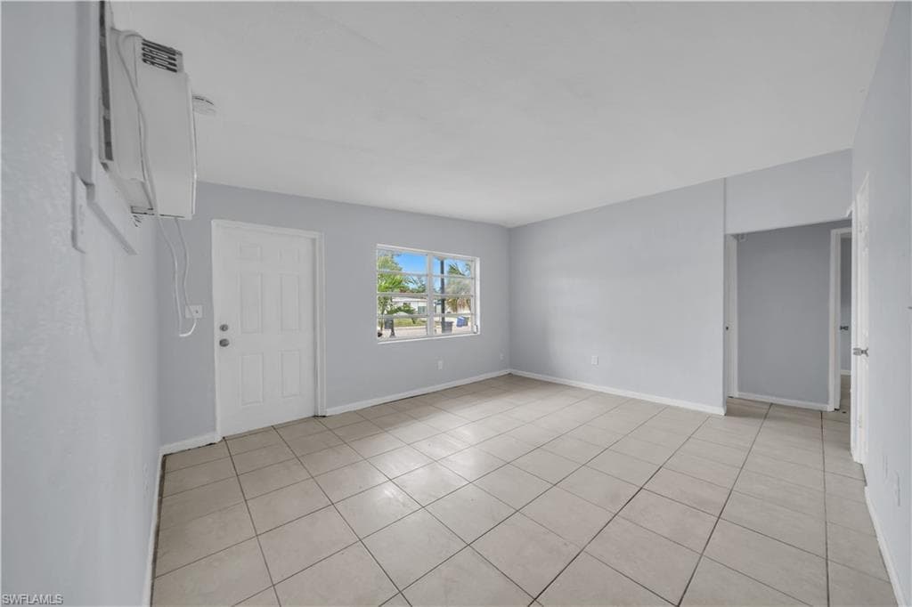1527 Gardenia AVE-10