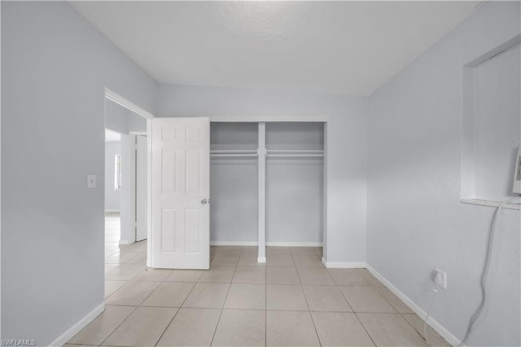 1527 Gardenia AVE-18