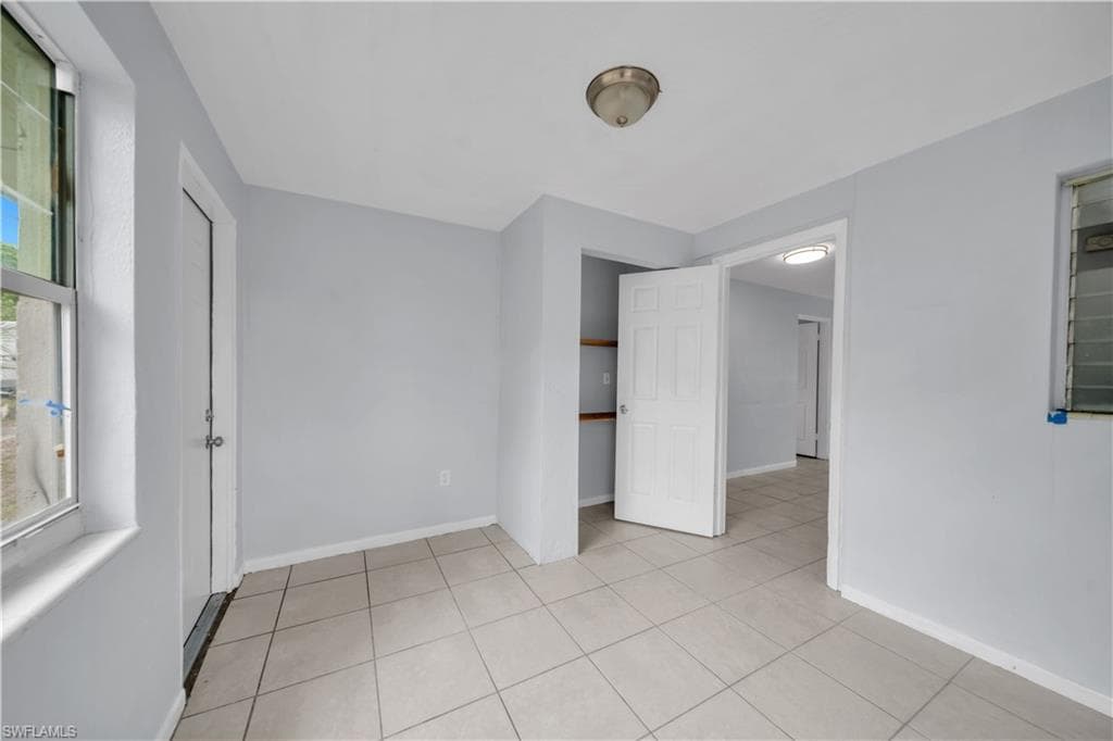 1527 Gardenia AVE-28