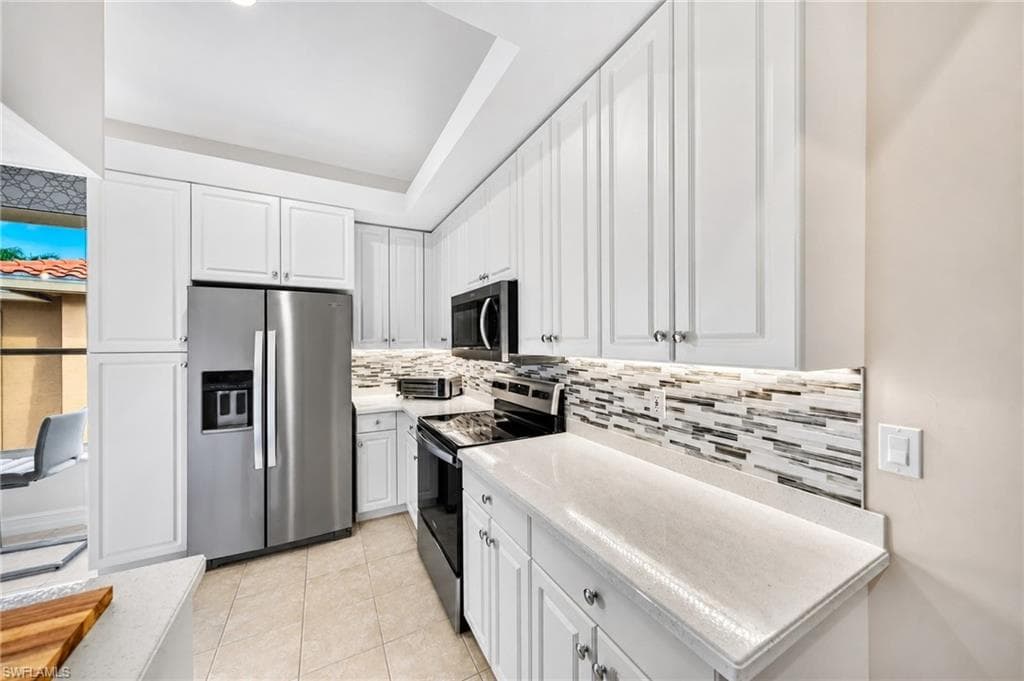1855 Les Chateaux BLVD 5-201-9