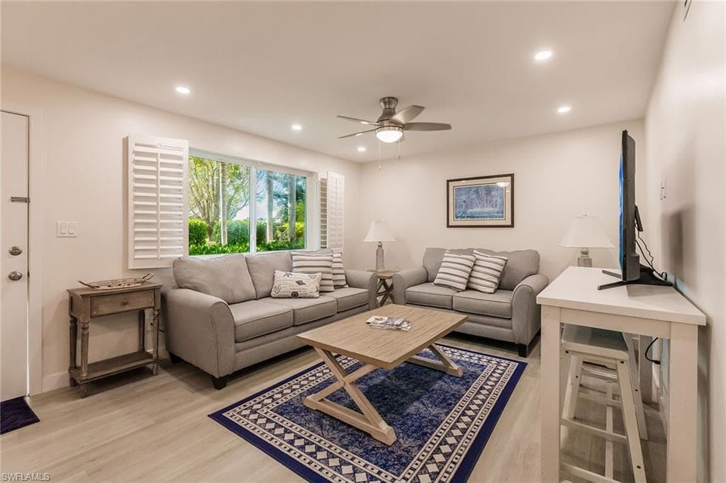 527 Broad AVE S 527-4
