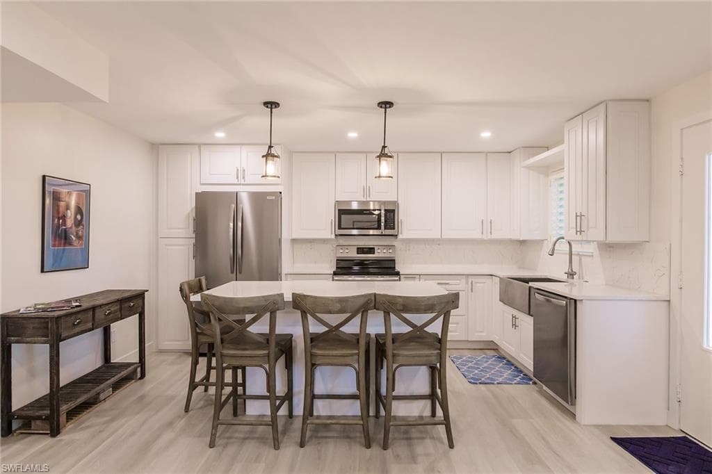527 Broad AVE S 527-9