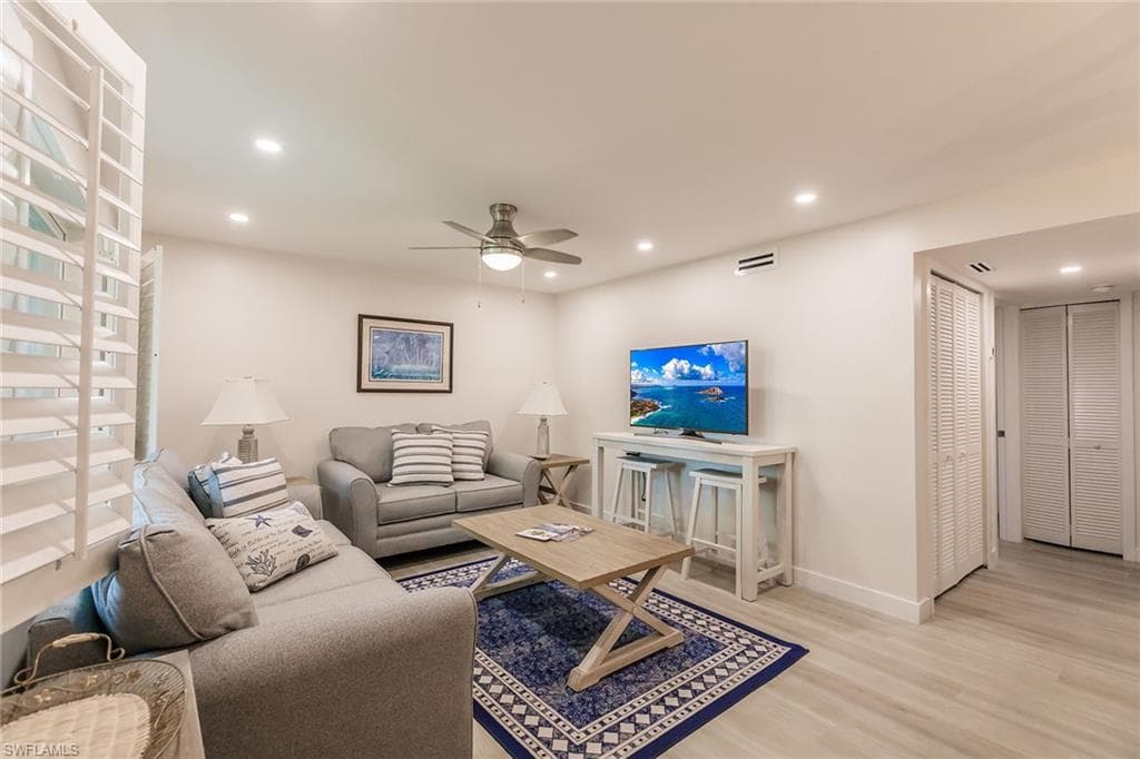527 Broad AVE S 527-7