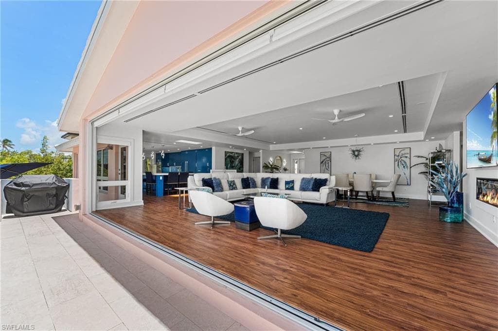 4577 Waters Edge LN-25
