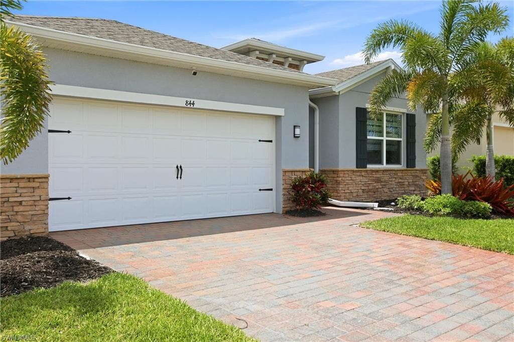 844 Heather Lake AVE-1