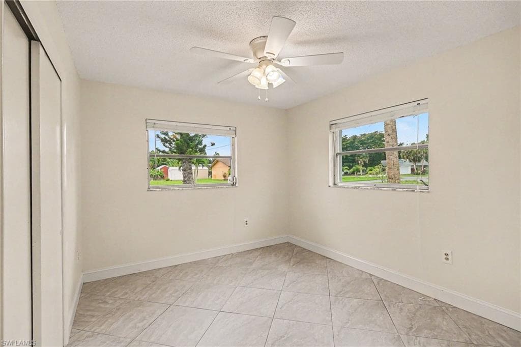 5403 Baylor LN-7