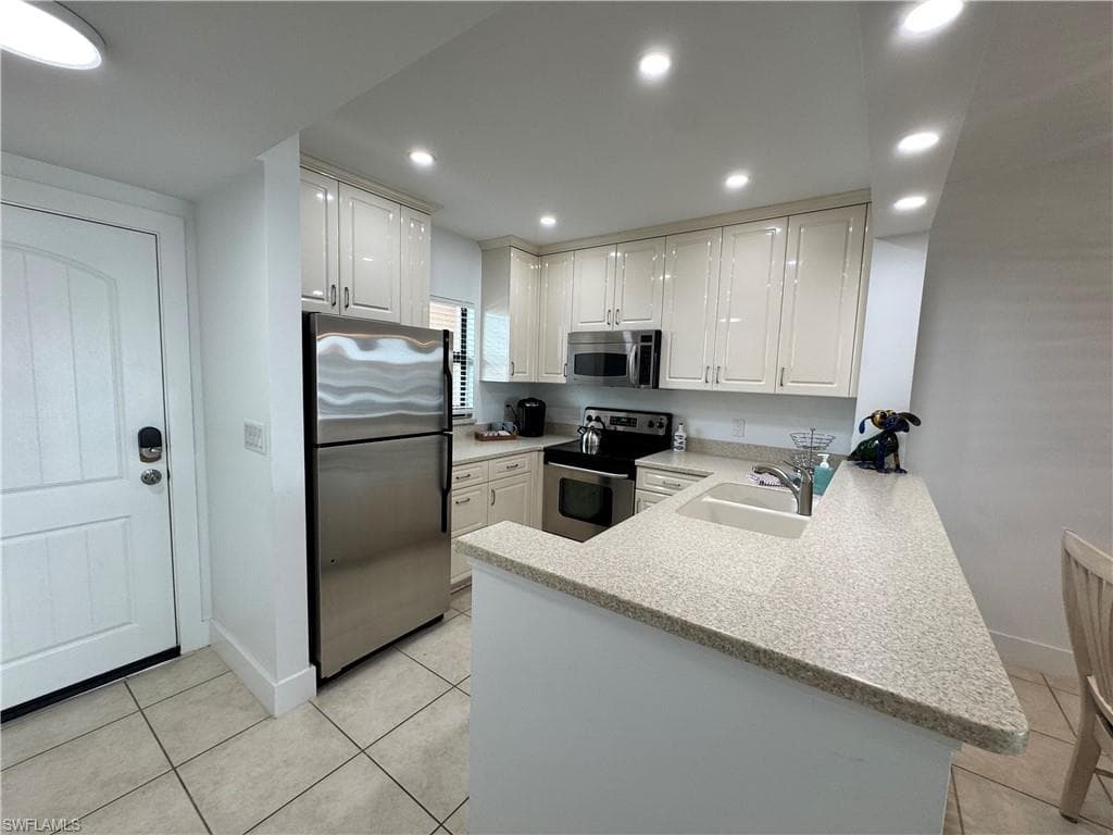 801 River Point DR 206A-1
