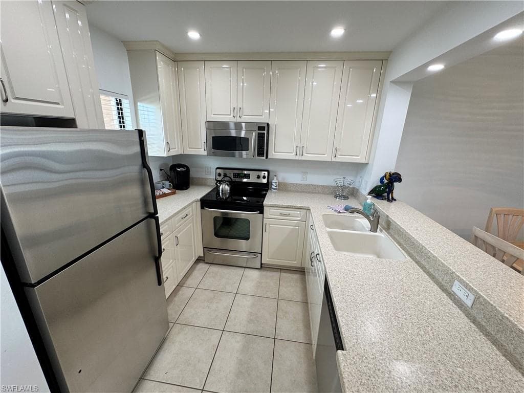 801 River Point DR 206A-5