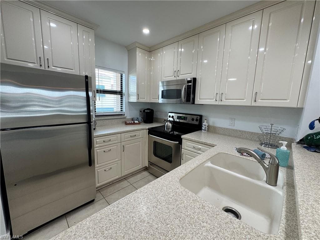 801 River Point DR 206A-3
