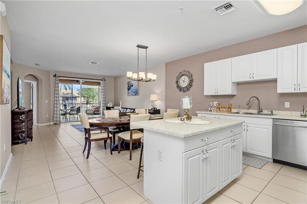 9621 Spanish Moss WAY 3825-3