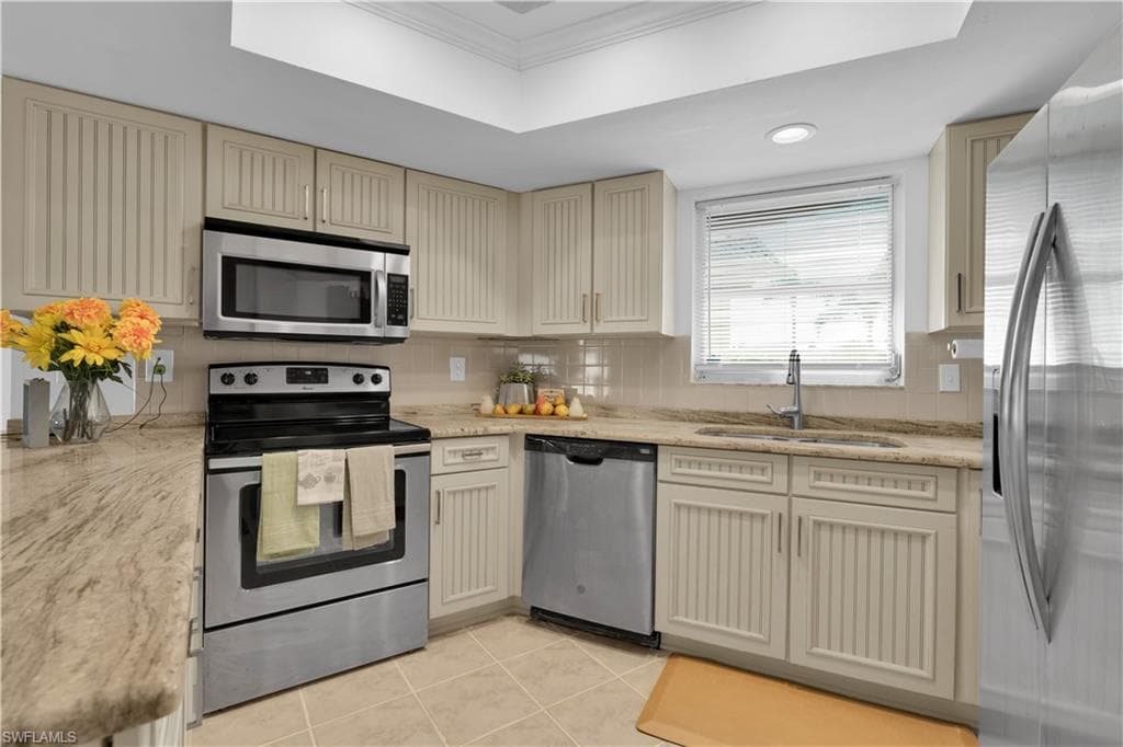 9 Regency CT-16