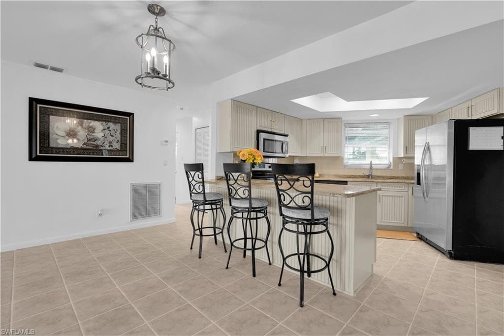 9 Regency CT-18