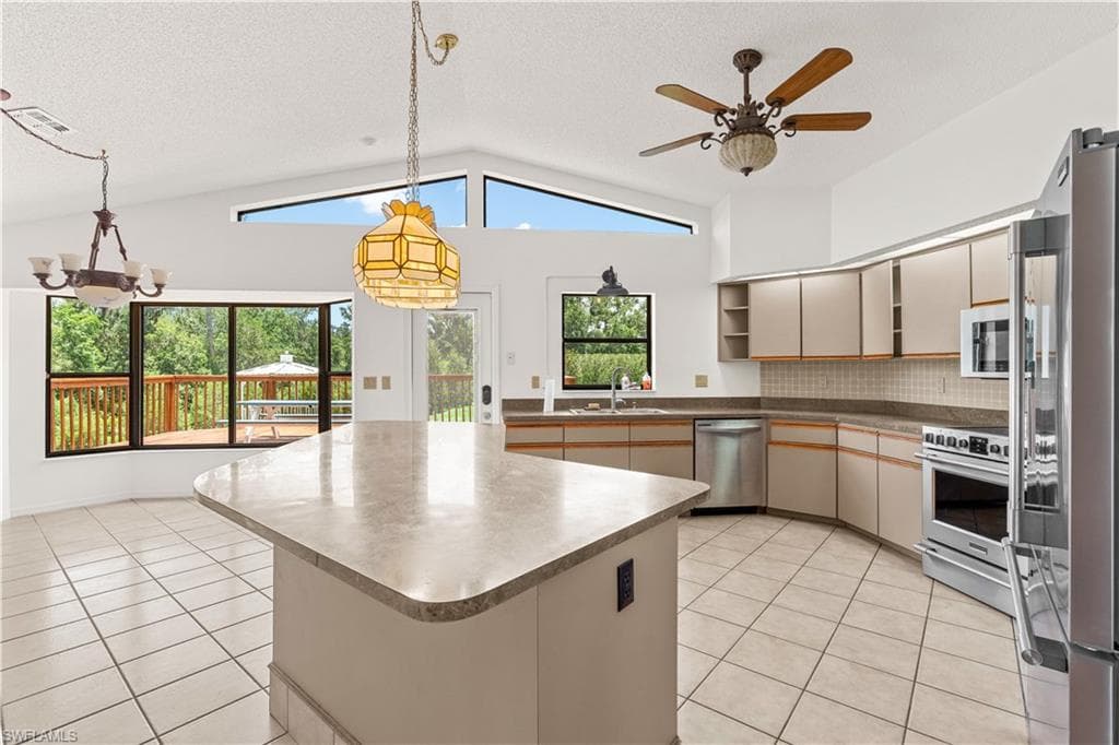 27255 HICKORY HILL RD-25