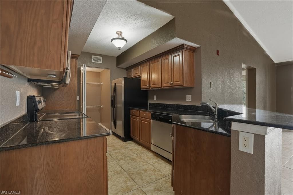 13515 Eagle Ridge DR 525-11