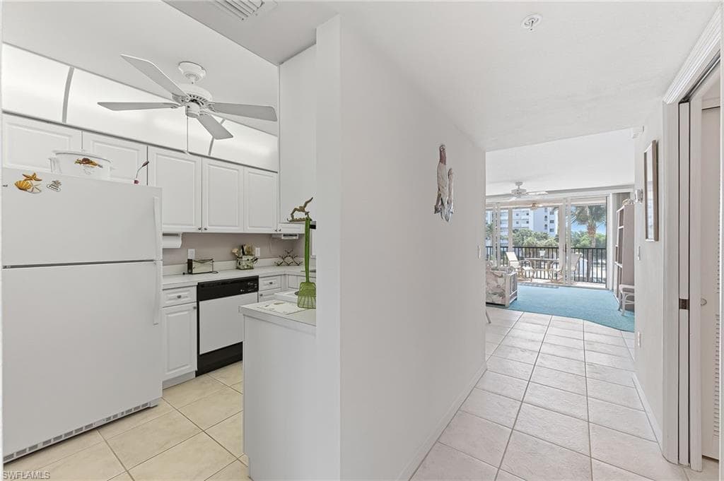 4421 Bay Beach LN 623-1