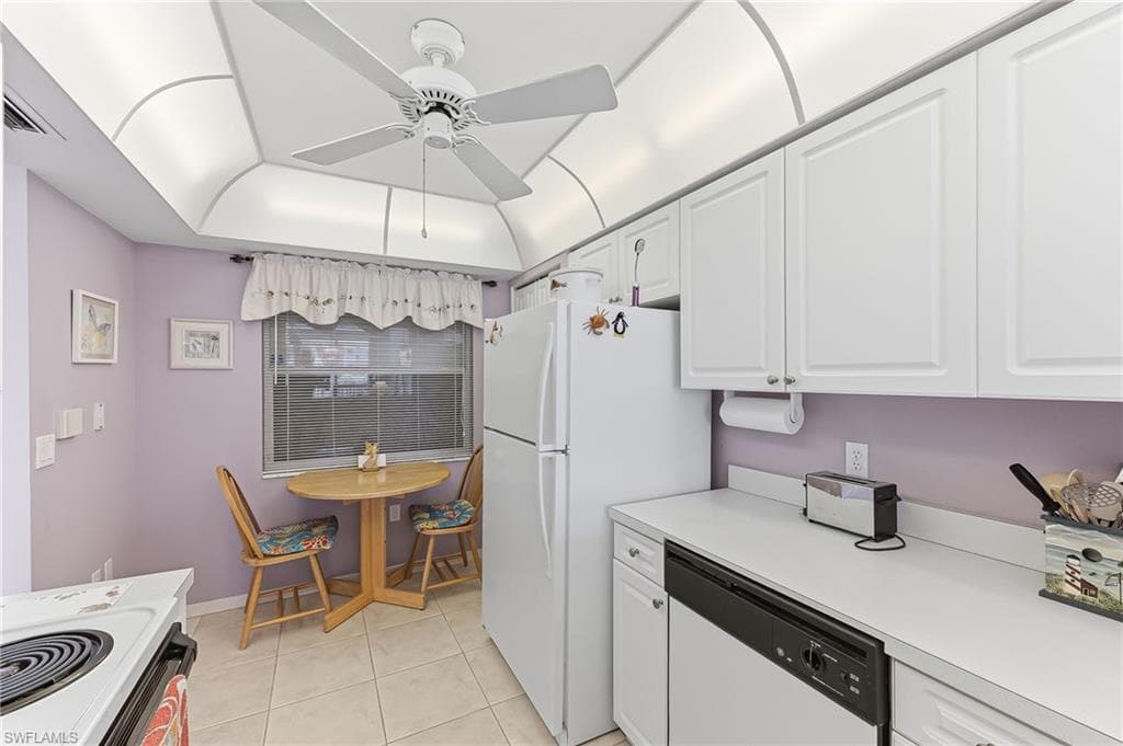 4421 Bay Beach LN 623-3