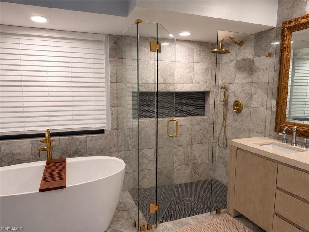 6560 Kestrel CIR-13