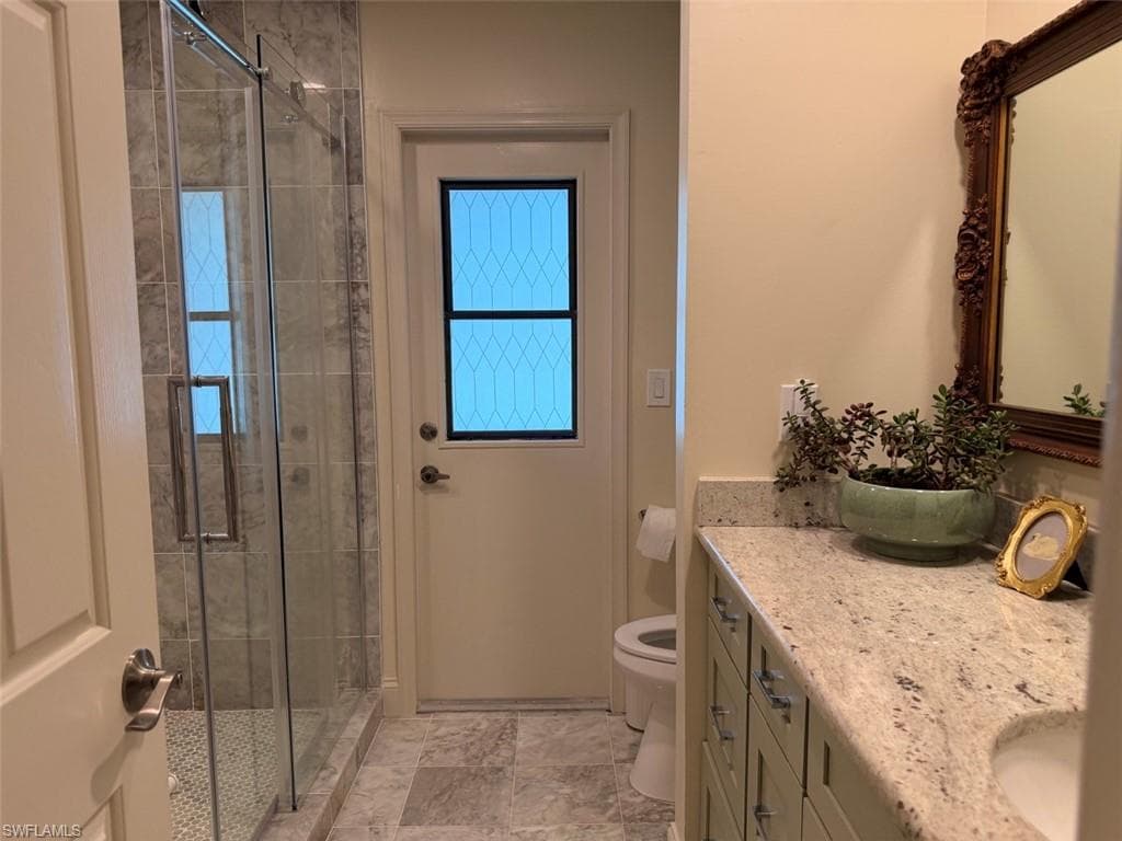 6560 Kestrel CIR-17