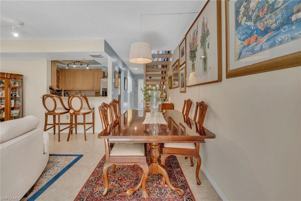 870 Meadowland DR F-6