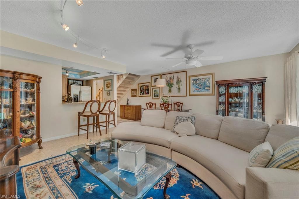 870 Meadowland DR F-2