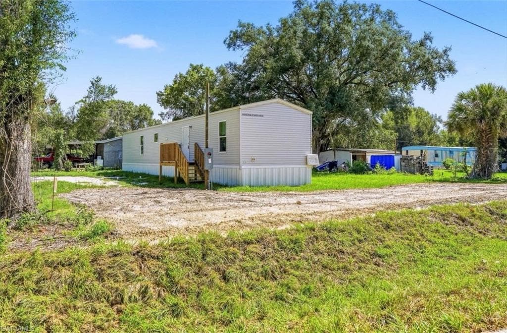 1468 Navaho AVE-2