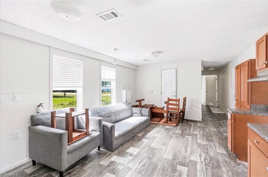 1468 Navaho AVE-5