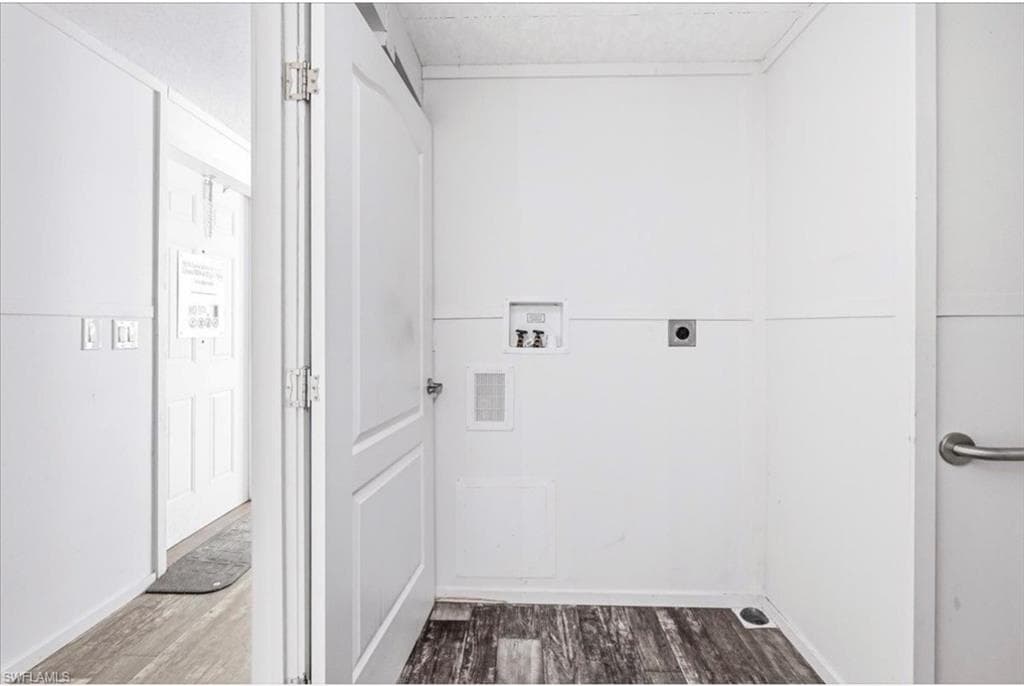 1468 Navaho AVE-8