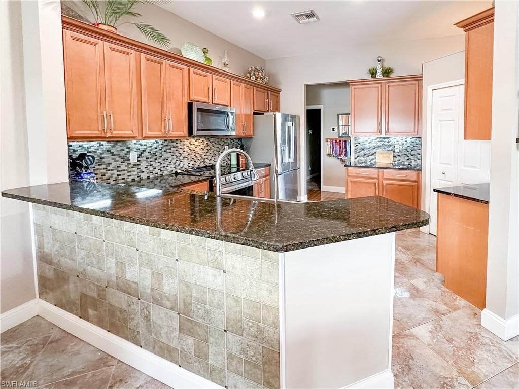 605 Grand Rapids BLVD-5
