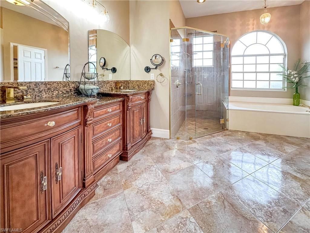 605 Grand Rapids BLVD-11