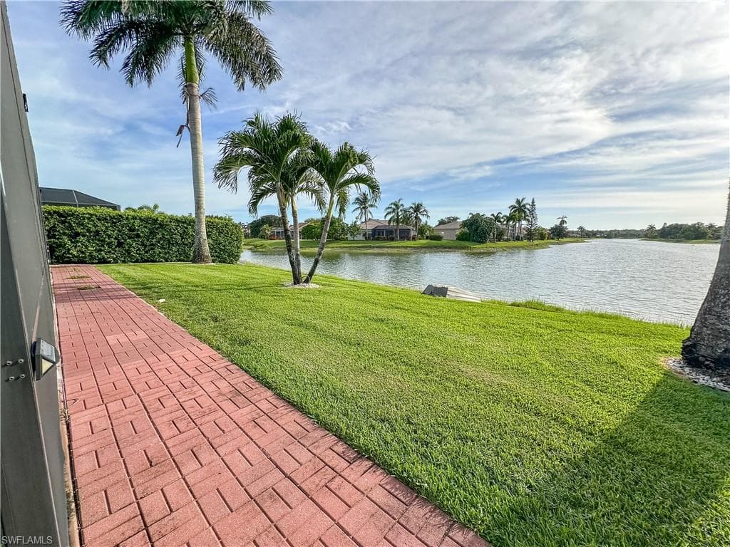 605 Grand Rapids BLVD-19