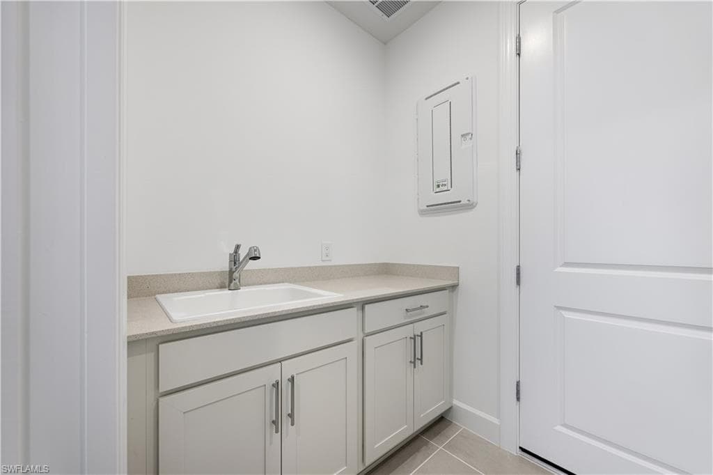 19226 Hinkley DR-32