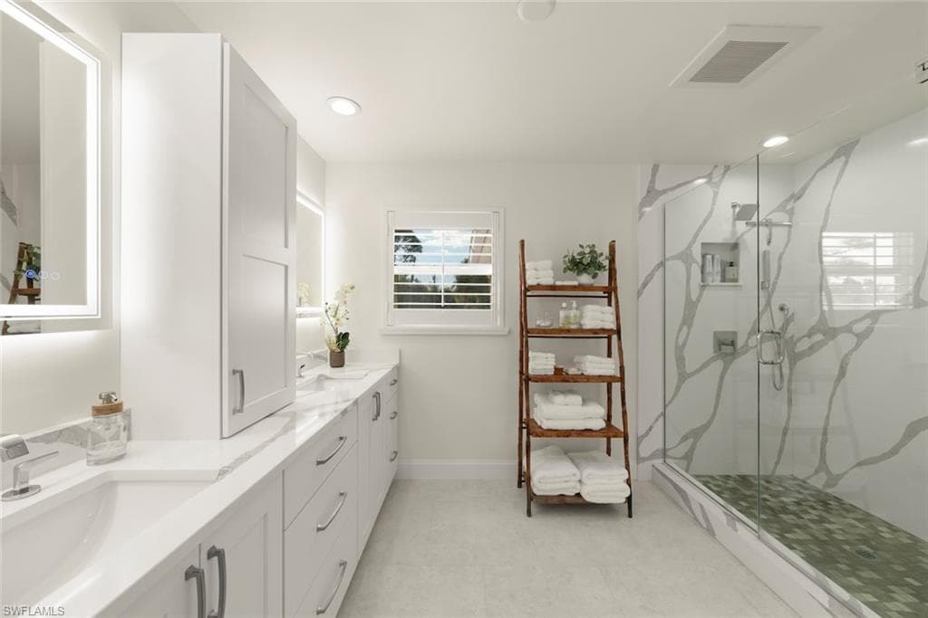 11940 Oakland DR-22