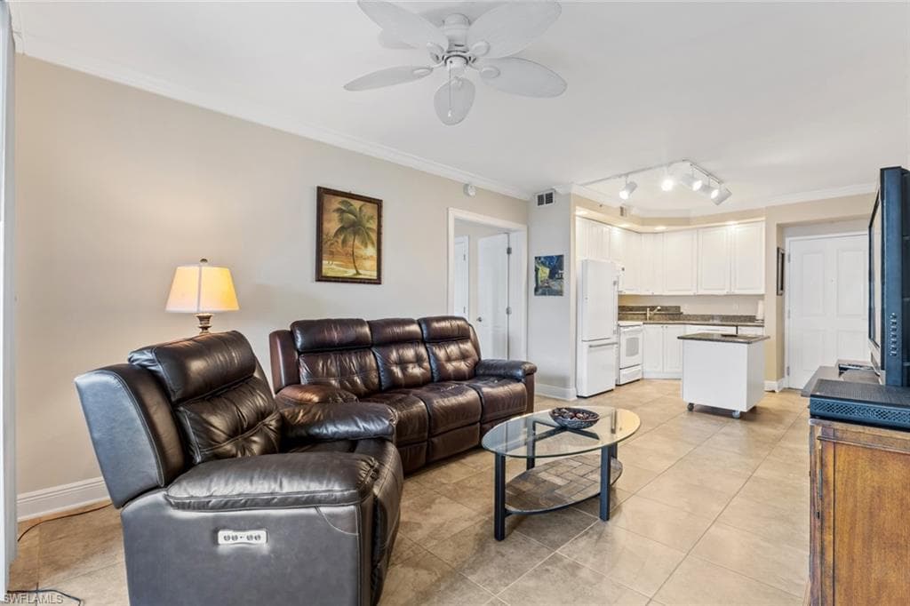 2825 Palm Beach BLVD 203-3