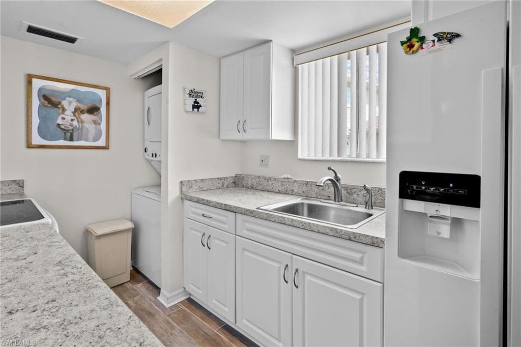 5848 Queen Elizabeth WAY 1-12