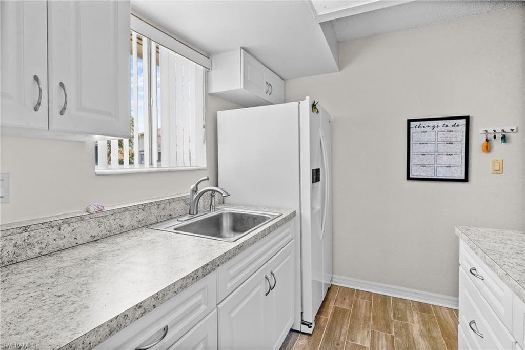 5848 Queen Elizabeth WAY 1-15