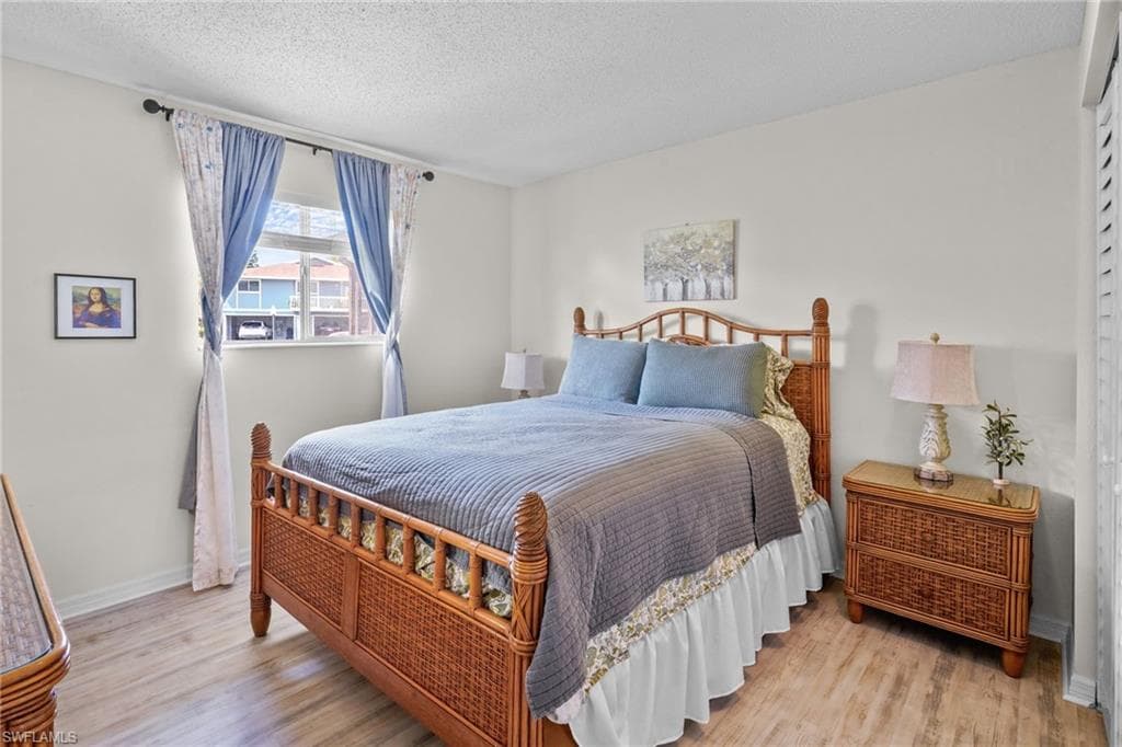 5848 Queen Elizabeth WAY 1-21