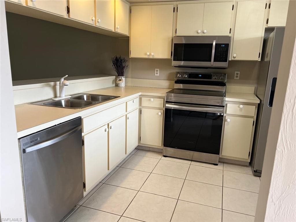 13076 Cross Creek CT 408-3